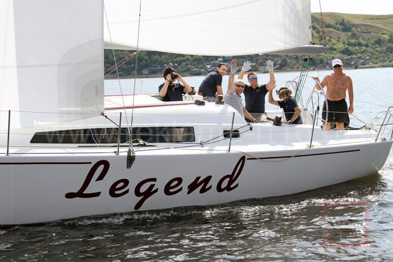 Оклейка яхты "Legend"